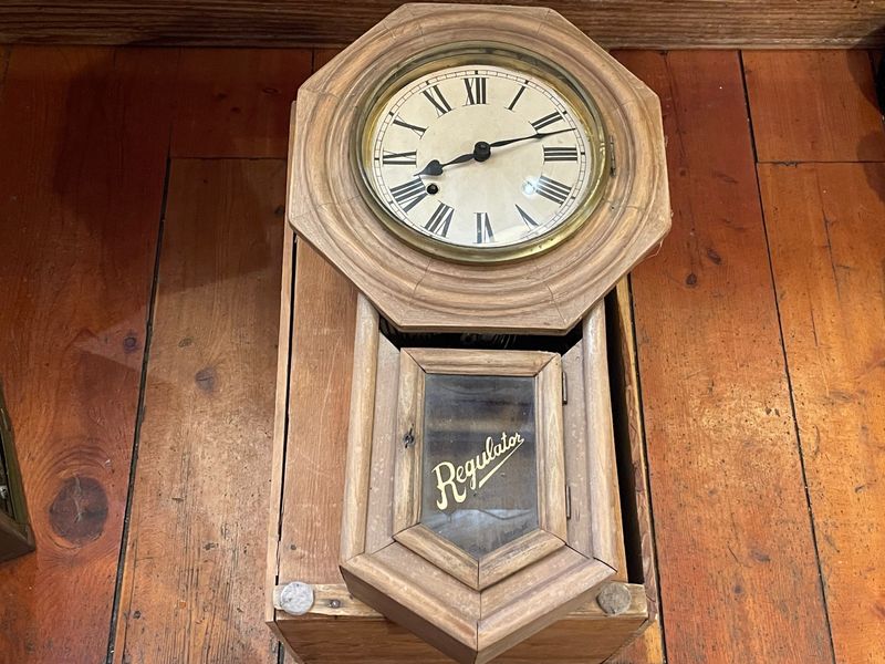 9 Antiques In Olympia Homes That Could Sell Big And 4 That Have Lost Their Luster - Decor Hint Antique Schoolhouse Clocks
