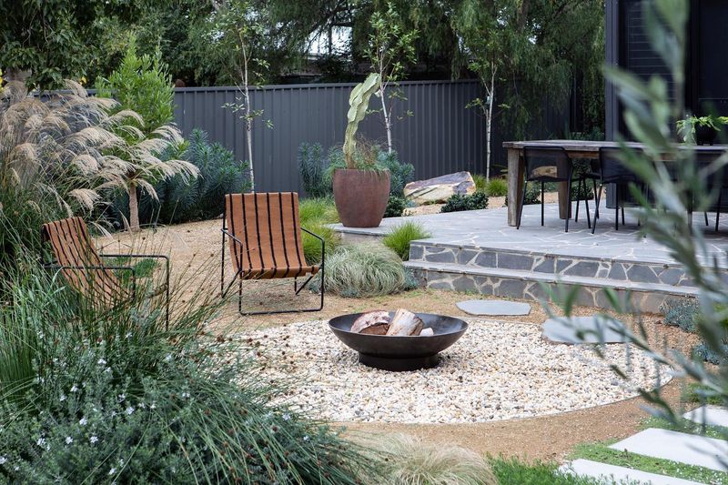 Pea Gravel Borders