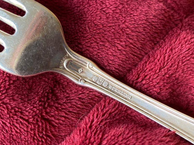 18 Valuable Things To Look For At Goodwill - Decor Hint Sterling Silver Items