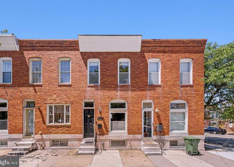 The End Of An Era: 14 Maryland Home Styles Becoming Obsolete By 2030 - Decor Hint Builder-Grade Brick Facades