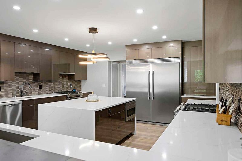 10 Kitchen Mistakes Ohioans Are Making (And 8 Easy Fixes To Transform Your Space), According To Designers - Decor Hint Upgrade To Energy-Efficient Appliances