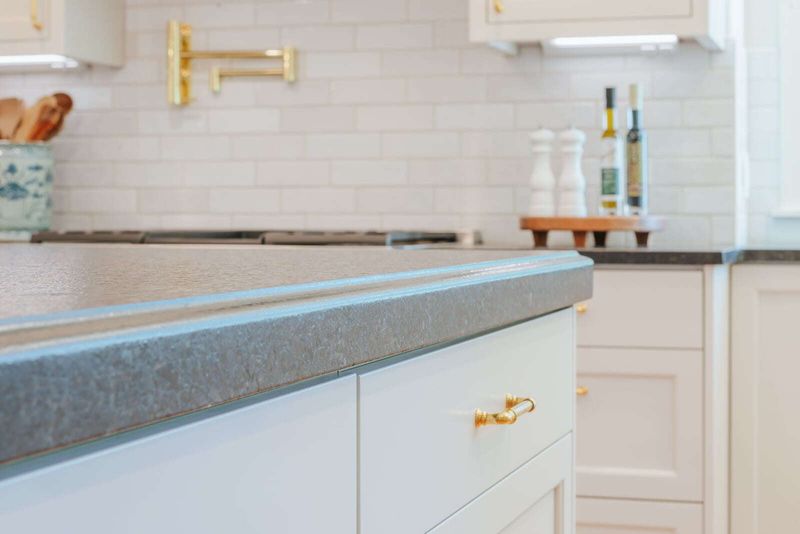 10 Interior Design Misses That Hurt Delaware Kitchen Appeal - Decor Hint Skipping Quality Hardware And Fixtures