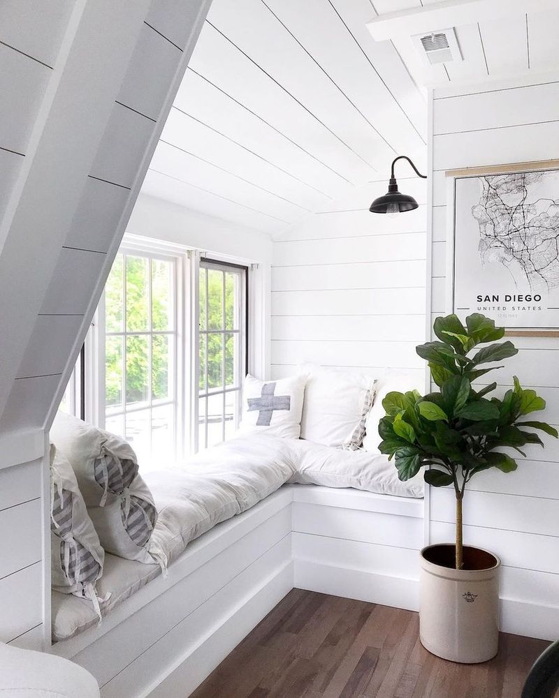 25 Corner Solutions That Turn Dead Space Into Your Favorite Spot - Decor Hint Corner Window Seat