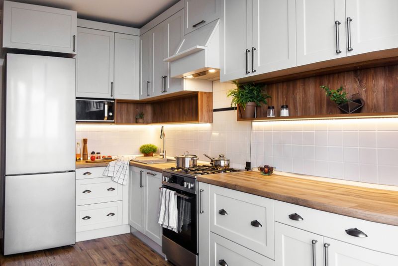 Avoid These 9 Kitchen Mistakes And Try These 9 Designer-Approved Fixes Instead - Decor Hint No Dedicated Prep Space