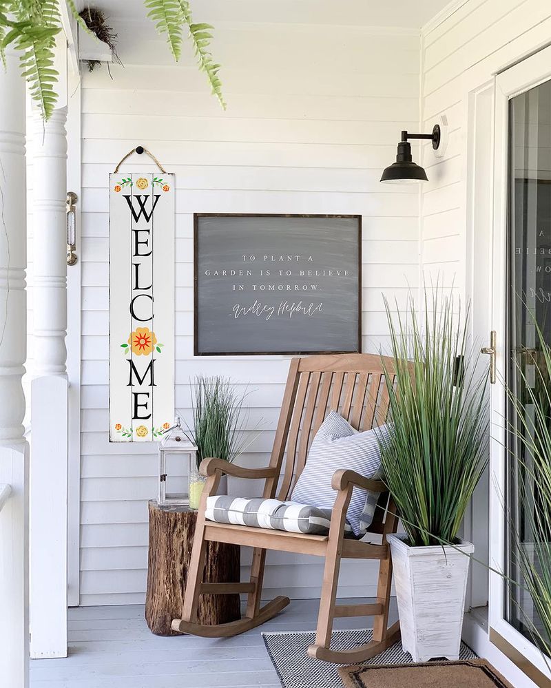 9 Items That Designers Say Should Never Be On Your Porch (And 8 That Should Be) - Decor Hint Neat and Simple Wall Decor or Signs