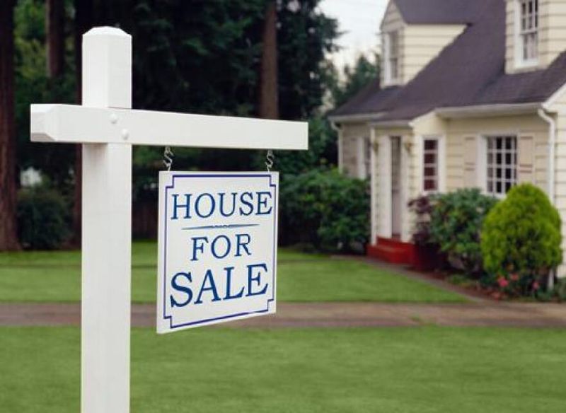 11 Types Of Homes Expected To Plummet In Value By The End Of 2025 (And 9 Types That Will Grow Even More) - Decor Hint Homes Near Fracking Operations