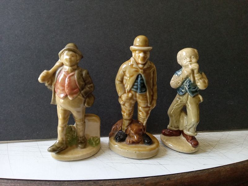 Indiana's Collectibles Market Faces Change With 14 Items Losing Value Fast And 6 Now Practically Worthless - Decor Hint Common Ceramic Figurines