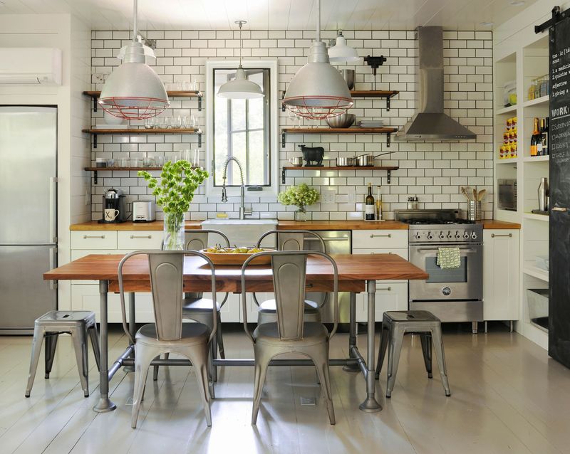 28 Industrial Decorating Ideas For The Whole House - Decor Hint Galvanized Metal Accents