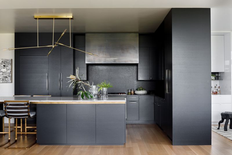 10 Kitchen Looks That Are Losing Popularity In Pennsylvania (With 10 That Still Shine) - Decor Hint Black Appliances