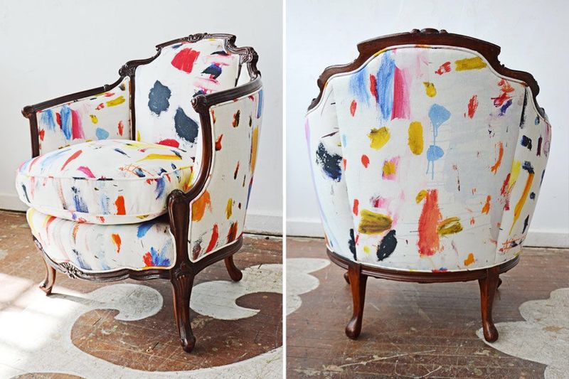 22 Ways To Use Antiques In Your Home Without It Looking Like A Museum - Decor Hint Update With Fresh Textiles