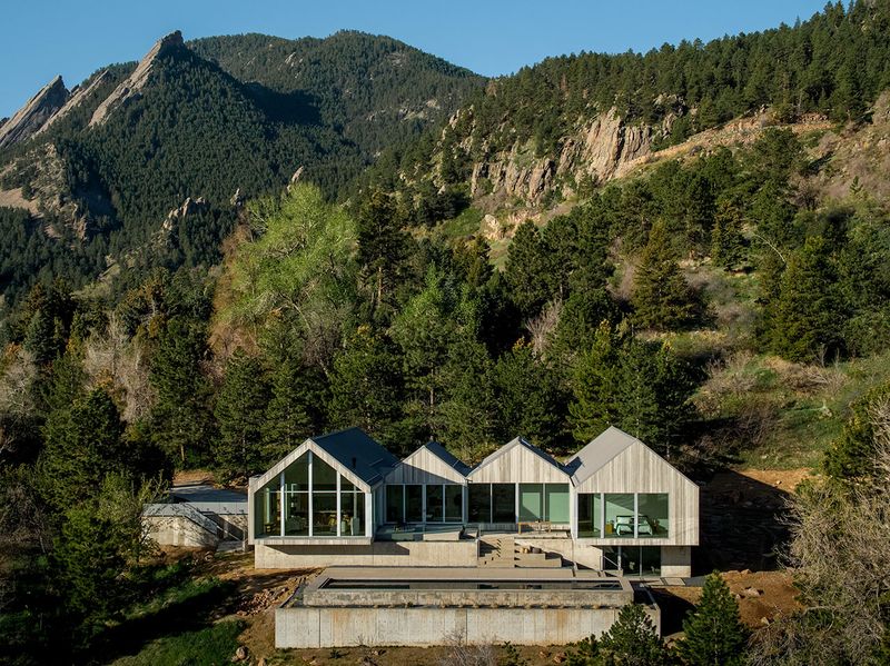 8 Colorado Homes Forecasted To Lose Value And 9 To Gain By 2026 - Decor Hint Modern Mountain Homes With Energy Efficiency