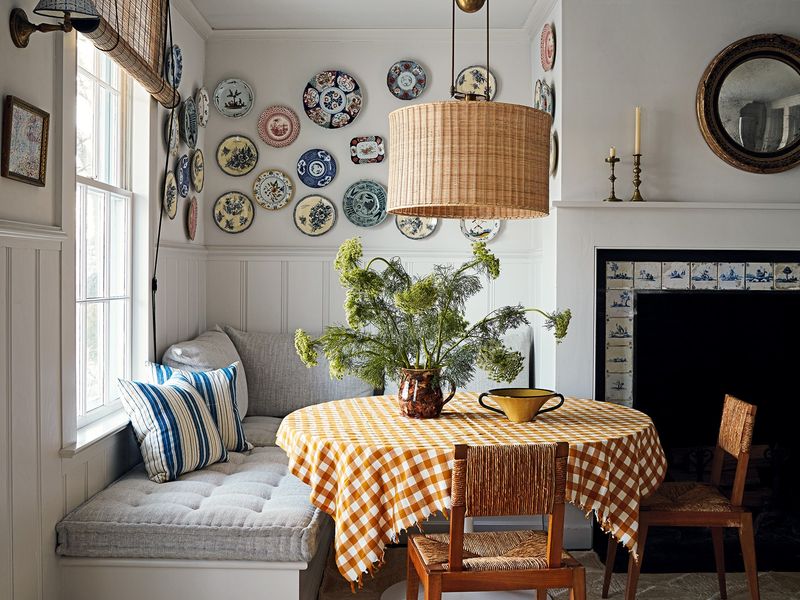 33 Once-Trendy Kitchen Designs That Are Slowly Coming Back - Decor Hint Formal Dining Nooks