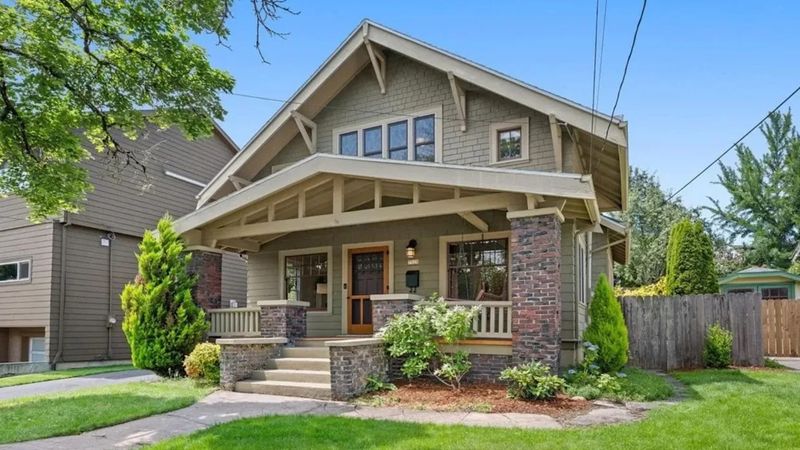 7 Timeless Curb Appeal Styles That Still Define Oregon's Most Iconic Neighborhoods - Decor Hint Craftsman Charm