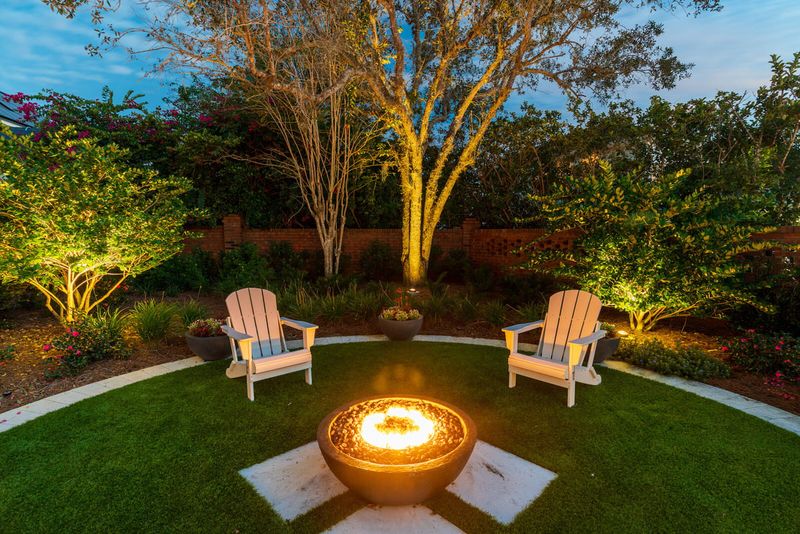 Florida's Most Loved Outdoor Nooks Everyone's Raving About - Decor Hint Backyard Fire Pit Lounges
