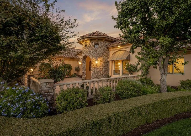 Clovis Real Estate Forecast Shows 4 Home Types Losing Value + 7 That Are Trending Up - Decor Hint Dated Tuscan-Style Houses