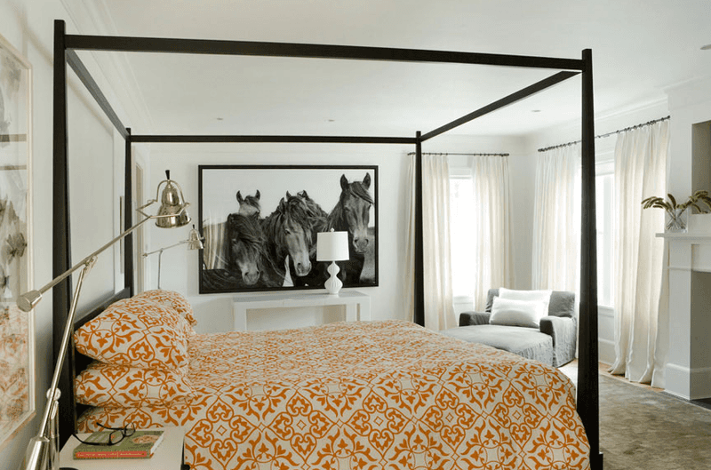 Equestrian-Themed Decorative Elements