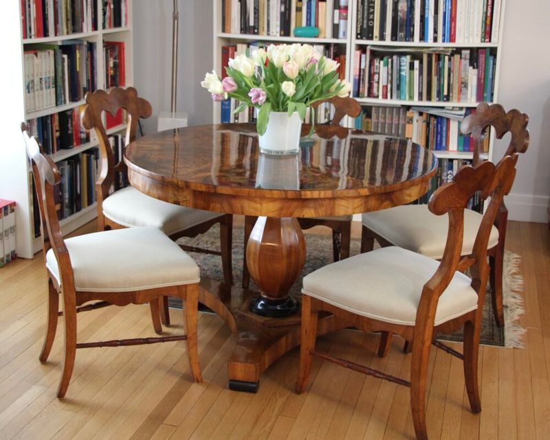 These 9 Antique Styles Are Quietly Making A Comeback In Home Decor - Decor Hint Biedermeier Simplicity