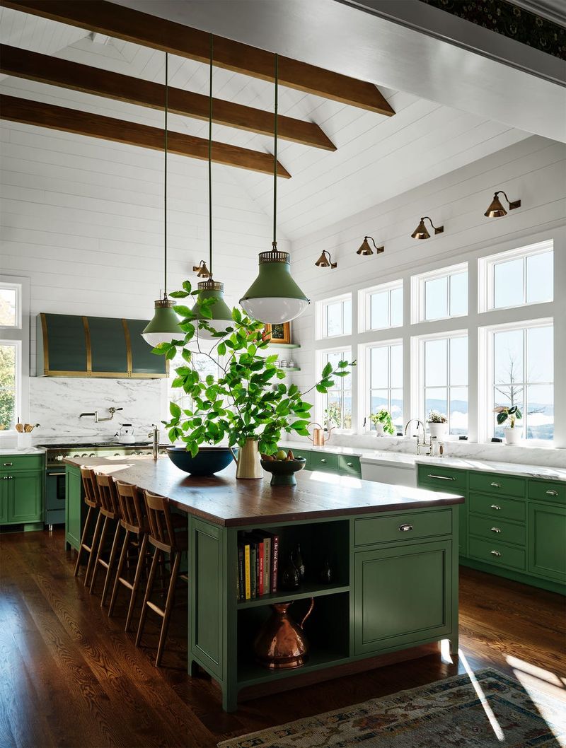 16 Kitchen Shades Chicago Kitchens Are Ditching In 2025 (Plus 4 That Were Never Cool) - Decor Hint Forest Green Gets Cleared Out