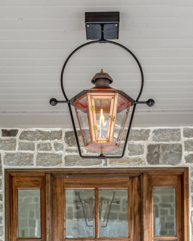 The 9 Outdoor Pieces Rhode Island Pros Nix And 8 That Belong On Your Porch - Decor Hint Outdoor lanterns (belong)