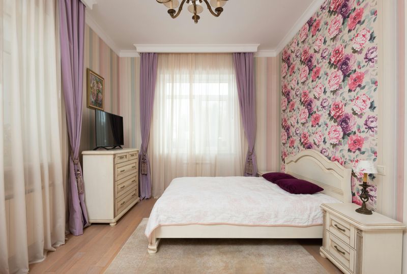 12 Things You Only See In Old Homes That Are Coming Back - Decor Hint Patterned Wallpaper