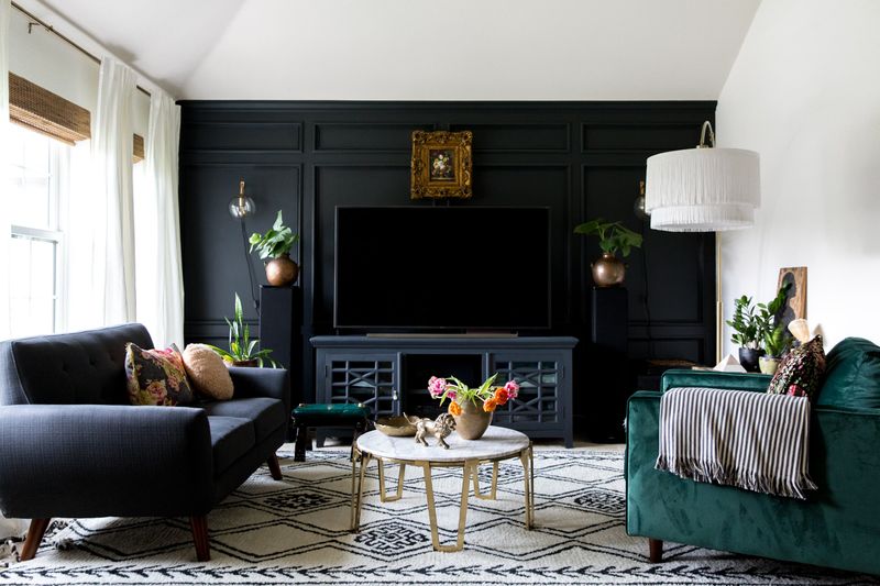 These Are The 22 Things Designers Say You Should Never Put In A Small Living Room - Decor Hint Chunky Media Consoles With Unused Features