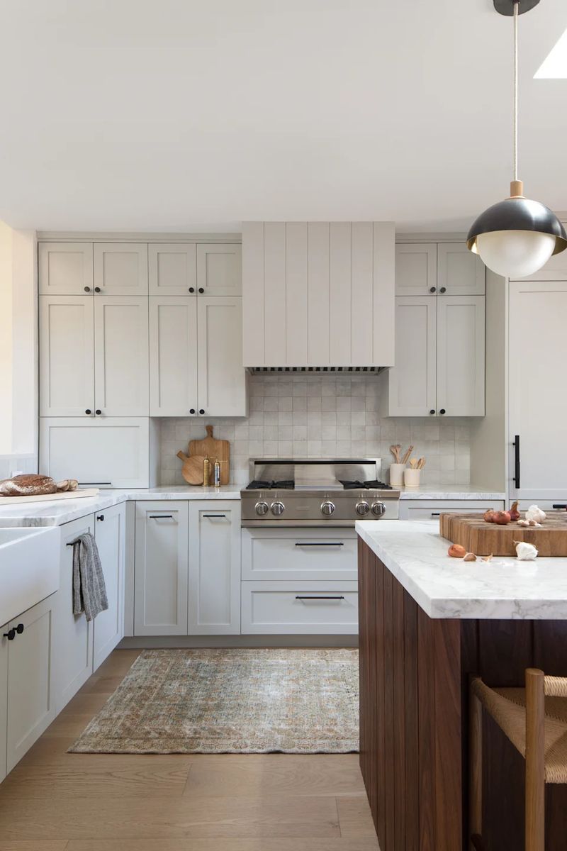 13 Design Fails Making Washington Kitchens Look Tacky And What To Use Instead - Decor Hint Overly Dark Cabinets → Soft Neutral Hues