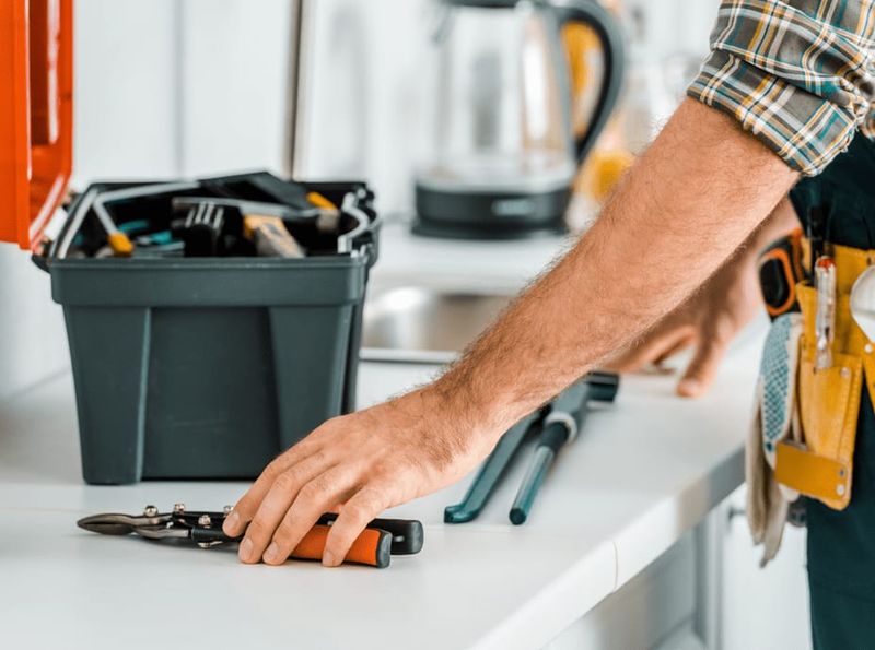 19 Things I Quit Doing That Instantly Made My Home Tidier And Inviting - Decor Hint Postponing Small Repairs
