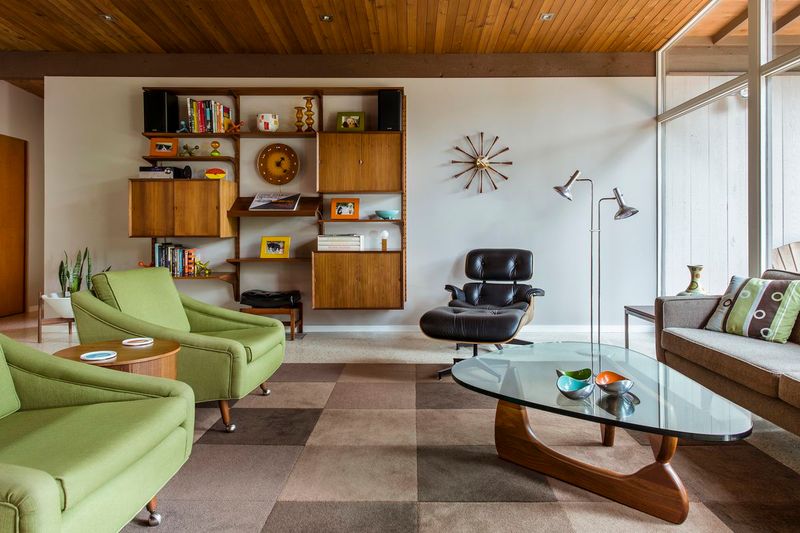 10 Midwest Antique Trends In 2025: What's Up, What's Down - Decor Hint Mid-Century Modern Furniture Cooling Off