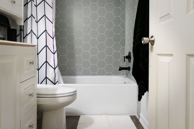 9 Bathroom Styles That Are On Their Way Out By The End Of The Decade (And 9 That Are Timeless) - Decor Hint Outdated: Shower/Tub Combos