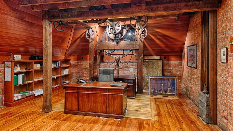 Notable Rooms And Layout