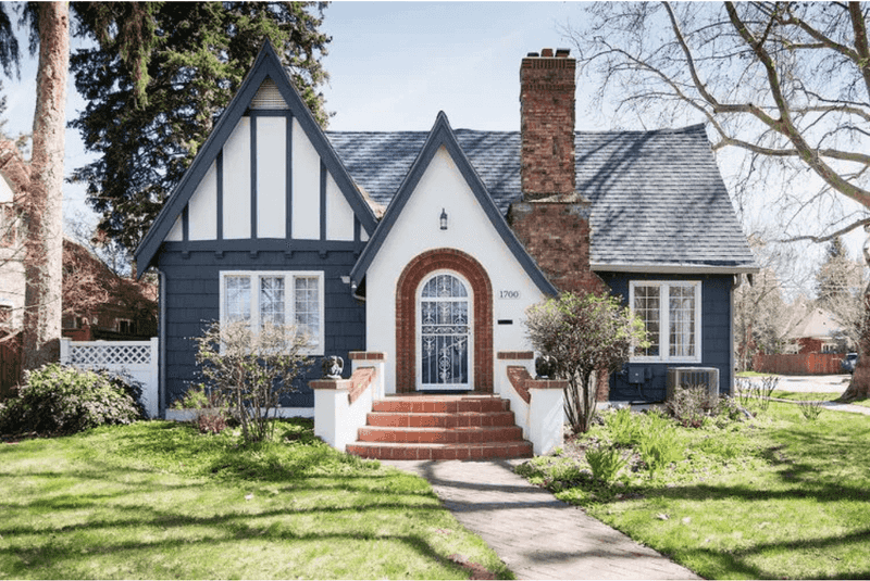 4 Traditional Touches In Alpharetta Homes Making A Comeback (Plus 3 That Never Lost Charm) - Decor Hint Painted Brick Exteriors Add Character