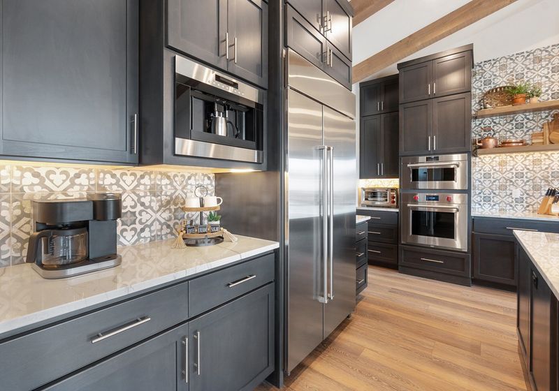 Thinking Of Selling 17 Modern Home Features Turning Off Buyers - Decor Hint Dark Painted Cabinets