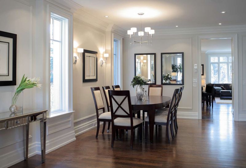 20 Dining Room Features That Are Always Eyesores, According To Experts - Decor Hint Rug-less Hardwood