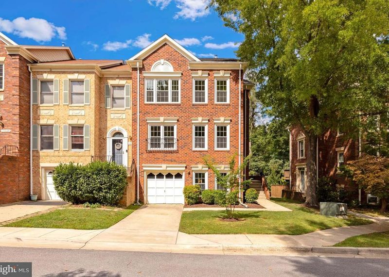 9 Timeless Exterior Looks Inspired By Silver Spring's Historic Neighborhoods - Decor Hint Brick Colonial Facades