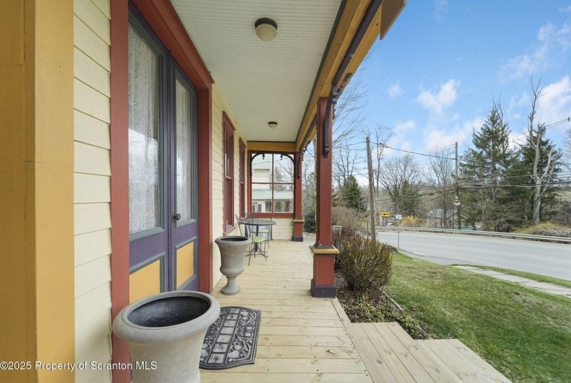 9 Classic Entryway Styles You'll See In Pennsylvania's Old Towns - Decor Hint Victorian Painted Lady Porches