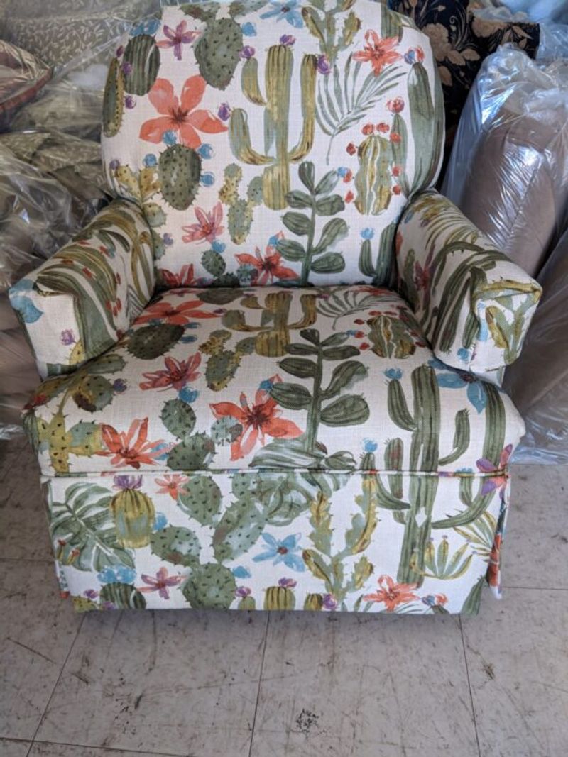 Arizona Thrifters Can't Get Enough Of These 15 Vintage Home Finds - Decor Hint Old cactus-patterned textiles