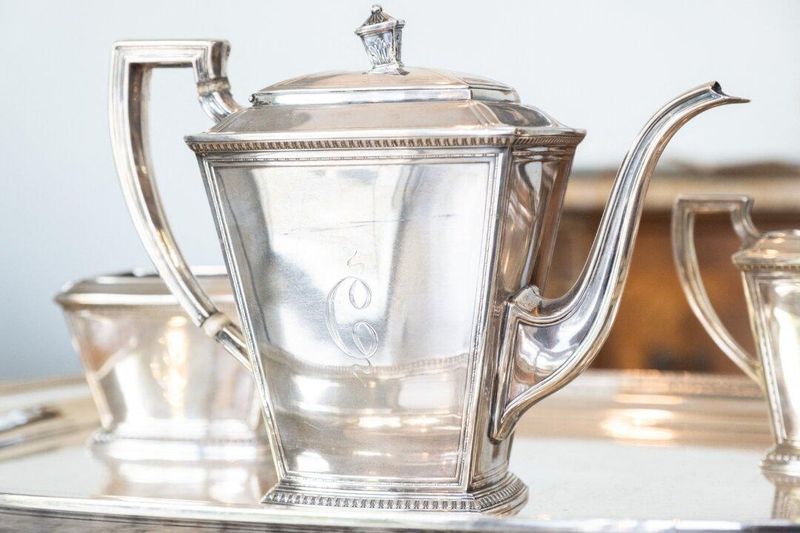 These 5 Antiques Are Hot In California And 5 That Are Losing Appeal - Decor Hint Heavy Antique Silver
