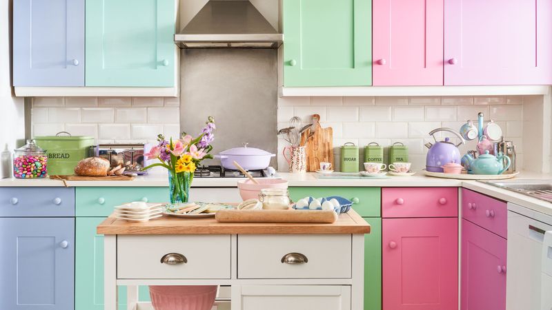 16 Nostalgic Kitchen Ideas Designers Wish Would Make A Comeback Soon (Plus 6 Special Ones) - Decor Hint Pastel Color Schemes