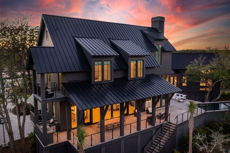20 Modern Farmhouse Exterior Styles That Are Timeless - Decor Hint Metal Roof Accent