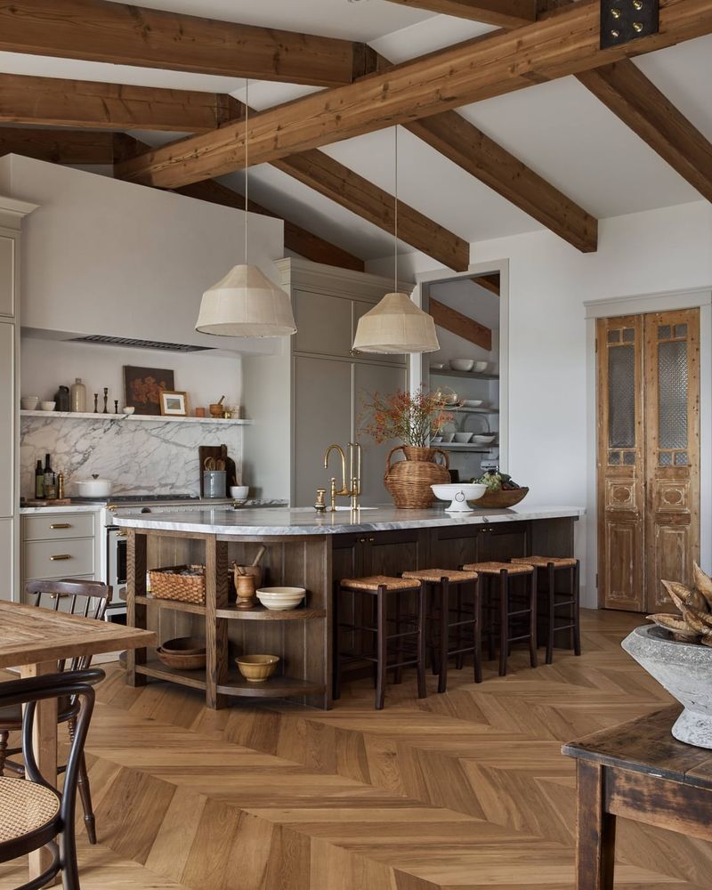 Inside The Timeless Elegance Of Connecticut Farmhouse Kitchens - Decor Hint Exposed Wooden Beams