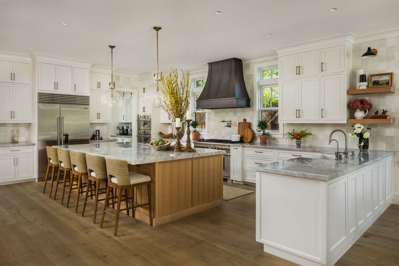 22 Charming Kitchen Ideas That Have Never Gone Out Of Style In America - Decor Hint Hardwood Floors That Warm Up The Space