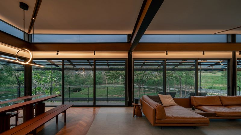 Steel Framing Enables Dramatic Cantilevers