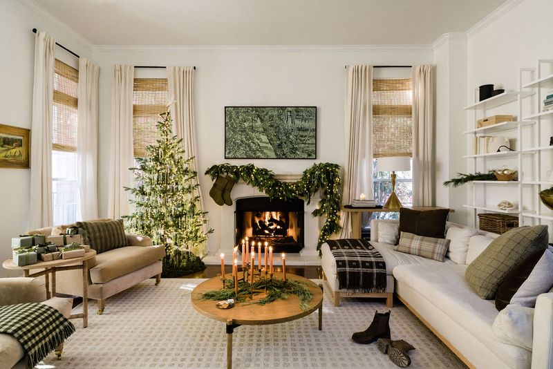 15 Common Things Your Living Room Definitely Does Not Need And 6 That Should Never Be Used - Decor Hint Excessive Candles
