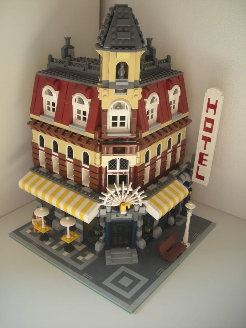 High‑End LEGO Sets (Retired Models)