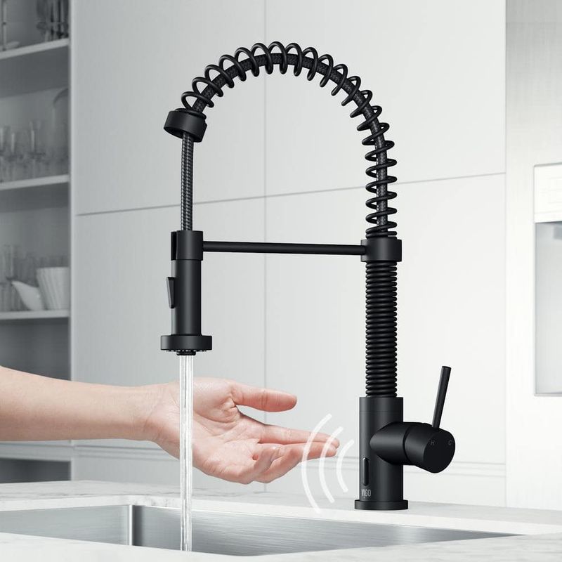 10 Kitchen Elements Bringing Down Houston Homes Plus 10 Designer-Approved Alternatives - Decor Hint Streamlined Modern Faucets