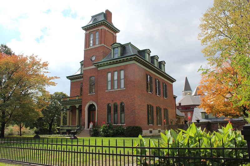 21 Historic Mansions In Indiana That Preserve Their Classic Appeal - Decor Hint Morris-Butler House