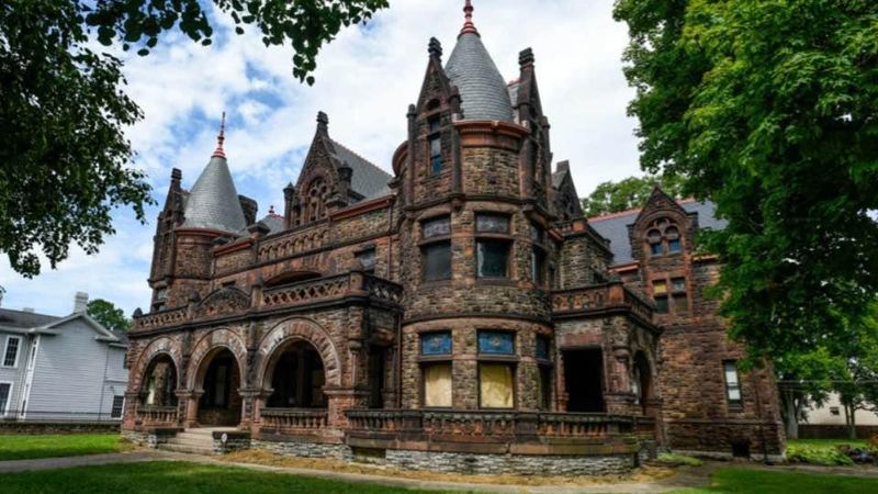 17 Industrial-Era Mansions In Ohio That Became Ghostly Reminders - Decor Hint The Sorg Mansion (Middletown)