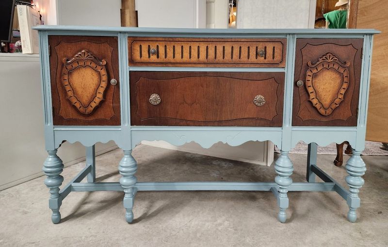 What's Hot (And Not) In New Mexico Antiques: 8 To Keep, 6 To Cash In Now - Decor Hint Heavy Pressboard