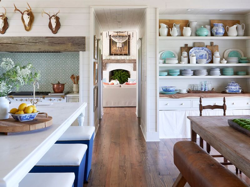 Walled-Off Dining Rooms