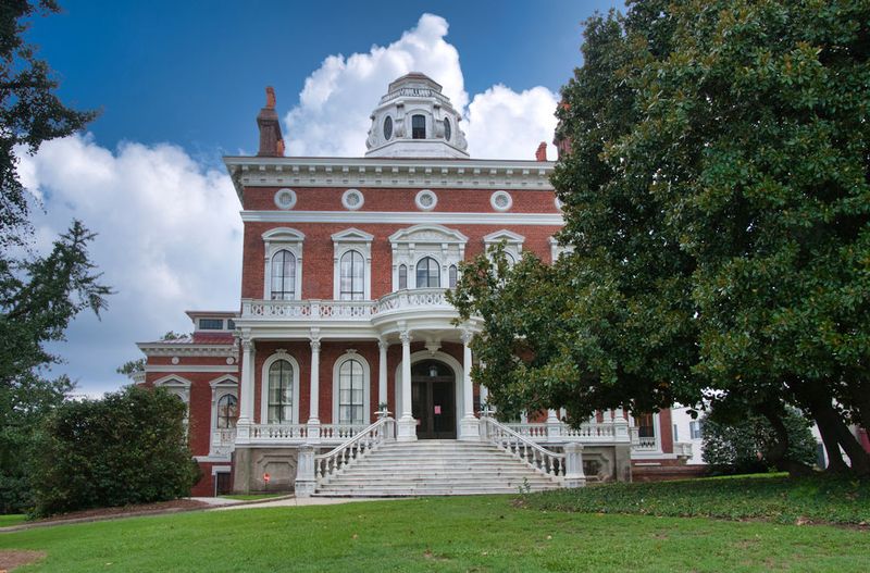 9 Georgia Mansions With Classic Hollywood-Inspired Style - Decor Hint Hay House: The Palace Of The South